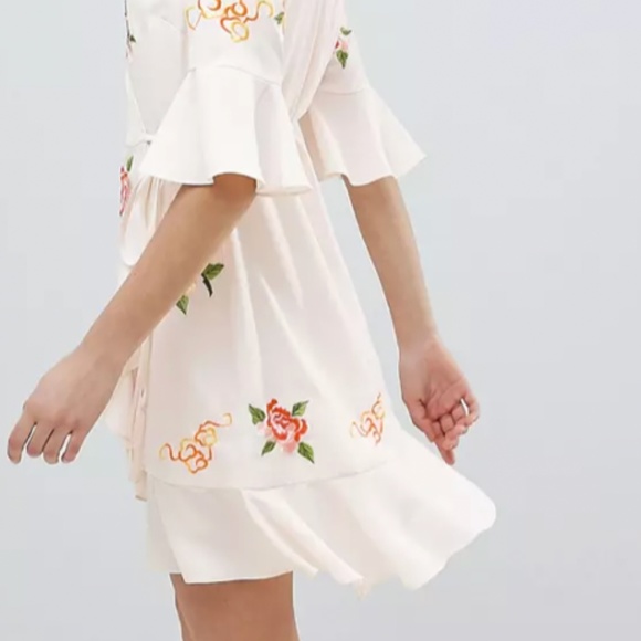 Robe de soirée élégante et formelle en organza pastel avec col carré Robe de soirée élégante et formelle en organza pastel avec col carré